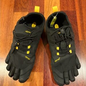 Kathmandu Yellow Leaf Tag